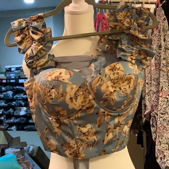 BellenBlue Tops - 31c# Bellan Blue NWT W Sz L. Floral Blue Women's cropped corset lace up back top
